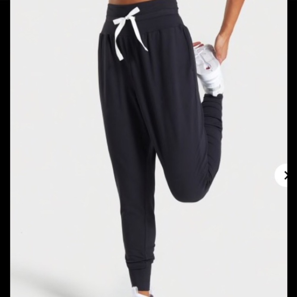 GYMSHARK Joggers